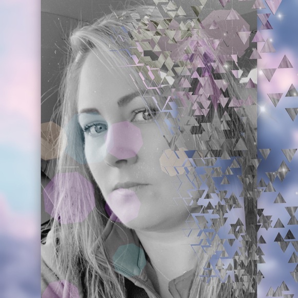 Meet your Posher, Jennifer - Picture 3 of 4